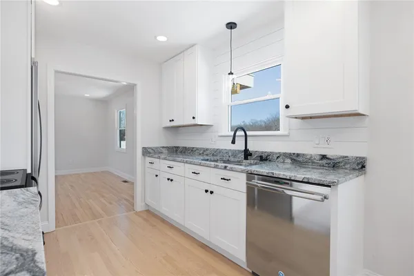 $1,199,900 | 36 Kinnicutt Avenue, Warren, RI 02885