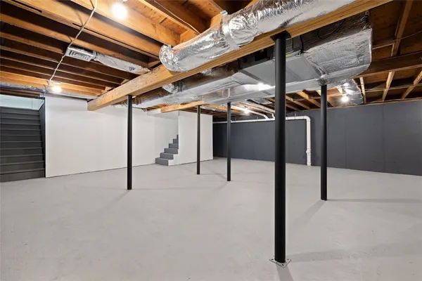 $1,199,900 | 36 Kinnicutt Avenue, Warren, RI 02885