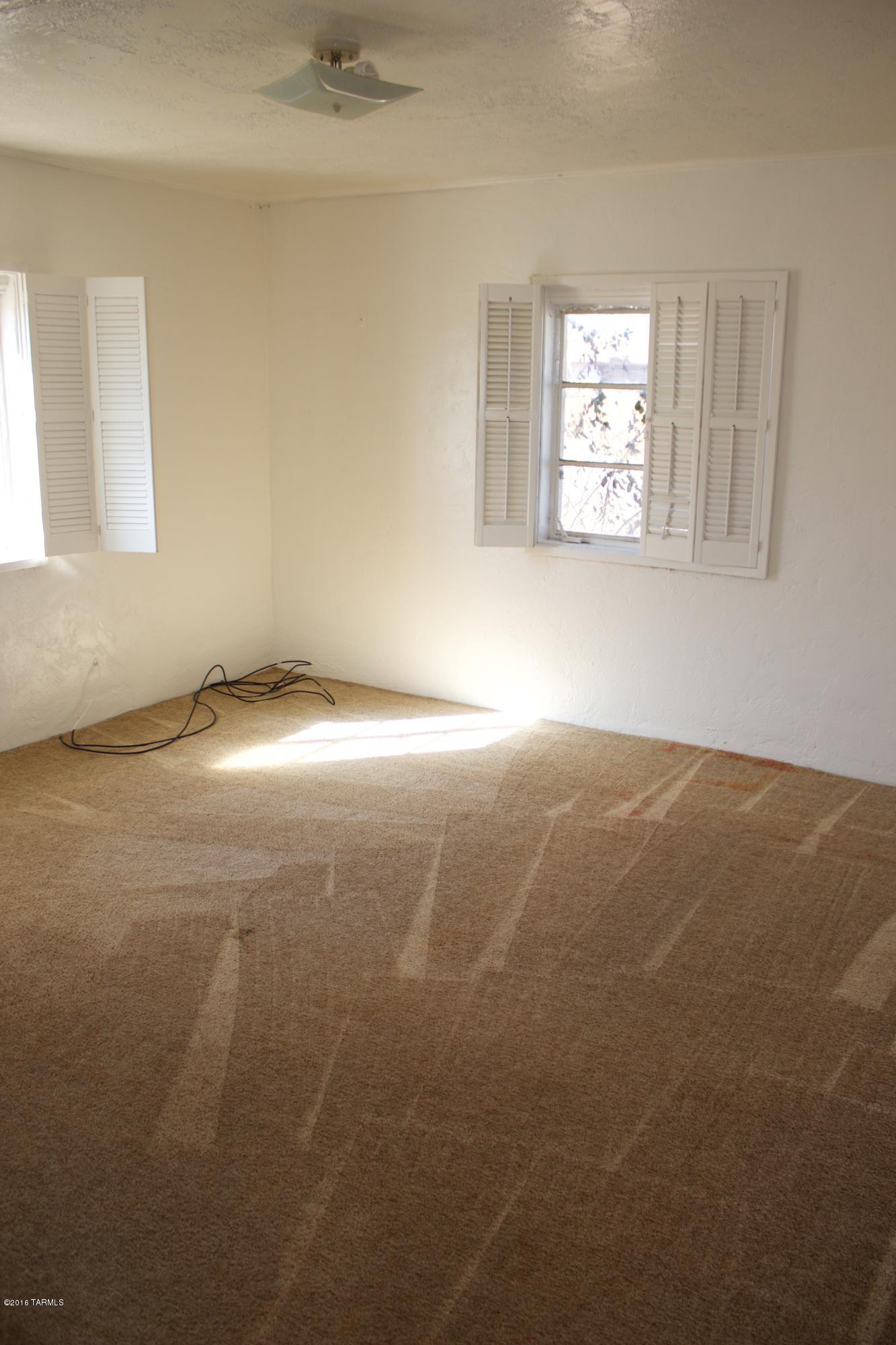 902 East Halcyon Road Tucson, AZ 85719 - Photo 8 of 17