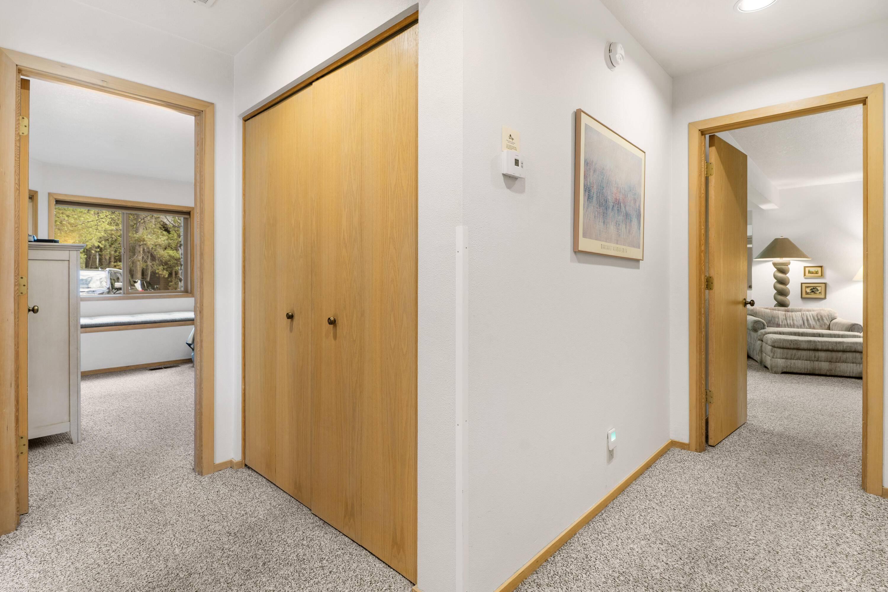 57387 Beaver Ridge Loop, Unit 37 Sunriver, OR 97707 - Photo 12 of 27 02-Hallway