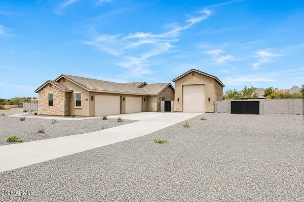 $1,089,900 | 1686 East Carriage Lane, Phoenix, AZ 85086
