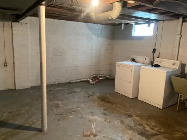 $85,000 | 19631 Healy Street, Detroit, MI 48234