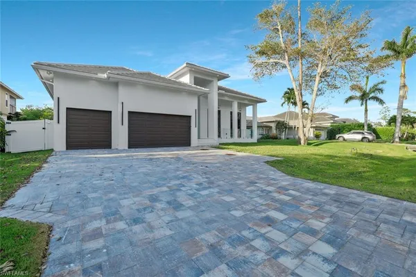 $2,700,000 | 1317 Cypress Woods Drive, Naples, FL 34103