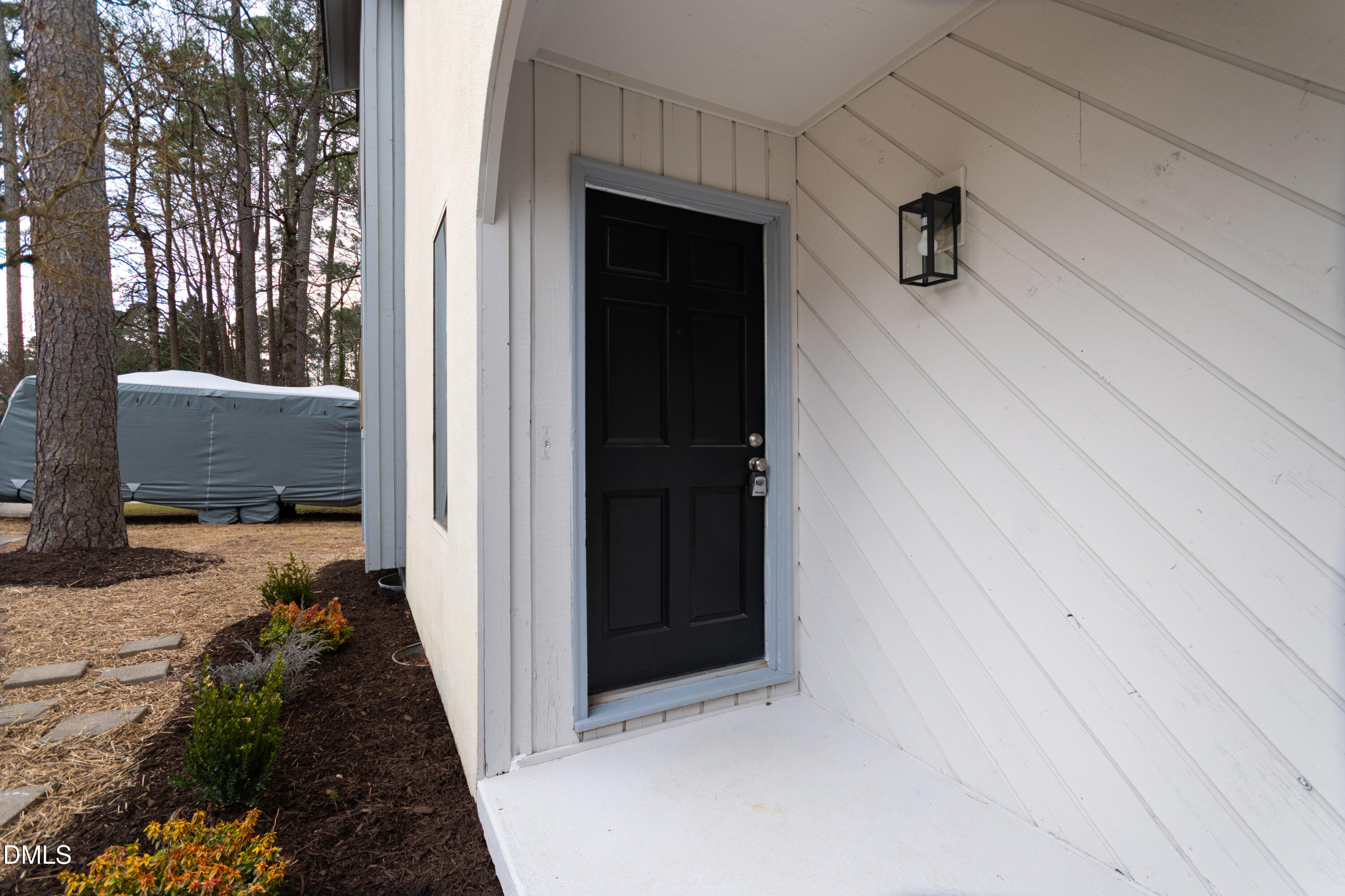 6001 Applewood Lane Raleigh, NC 27609 - Photo 2 of 36 DSC_3739