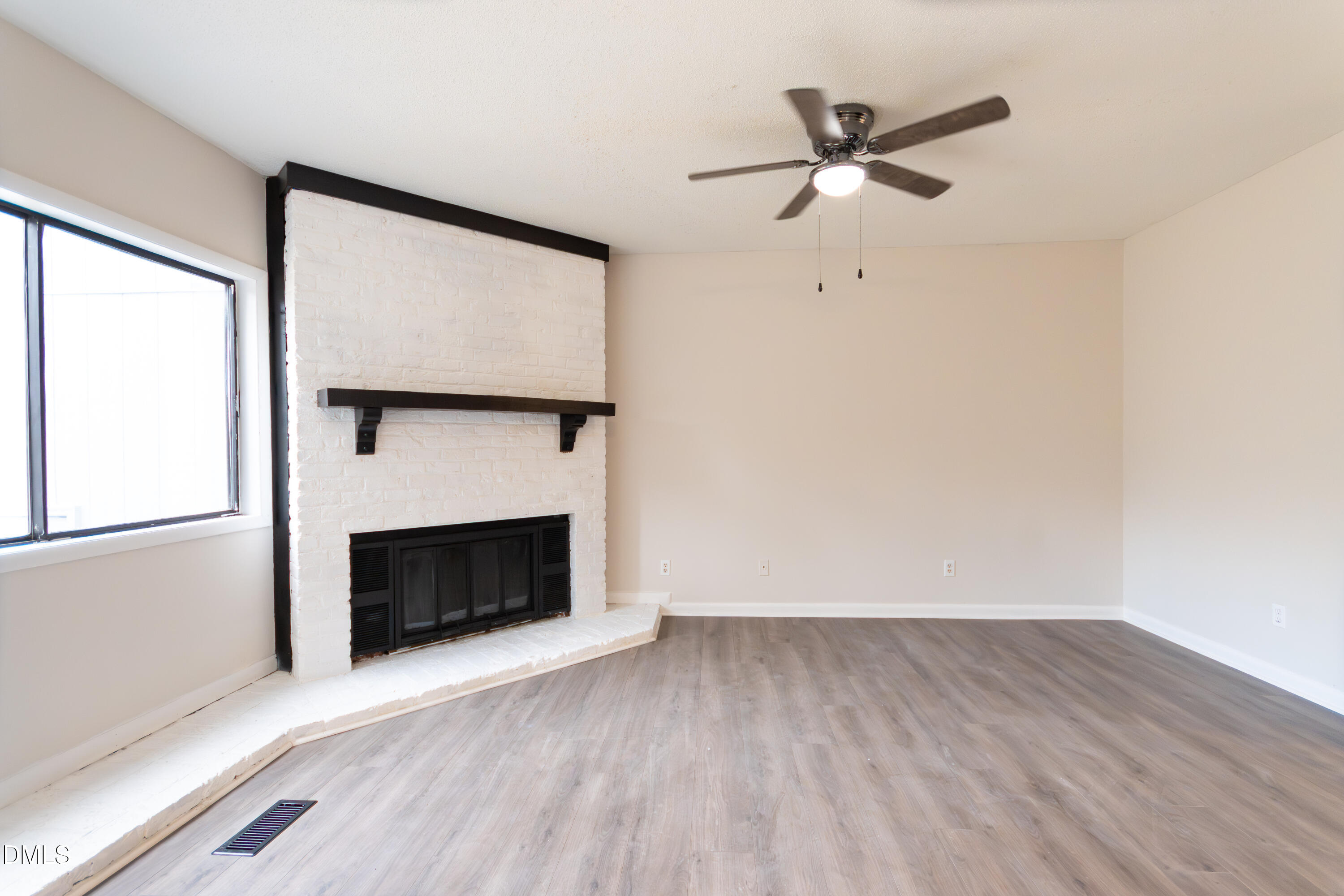 6001 Applewood Lane Raleigh, NC 27609 - Photo 36 of 36 living1