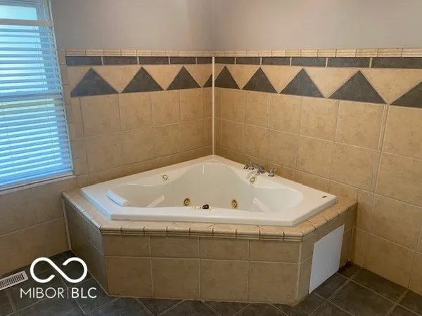 $210,000 | 1701 South 9th Avenue, Beech Grove, IN 46107