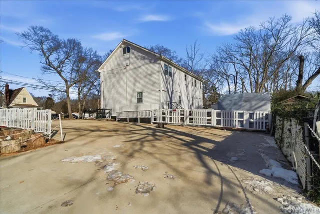 $679,999 | 56 Park Lane, Medford, NY 11763