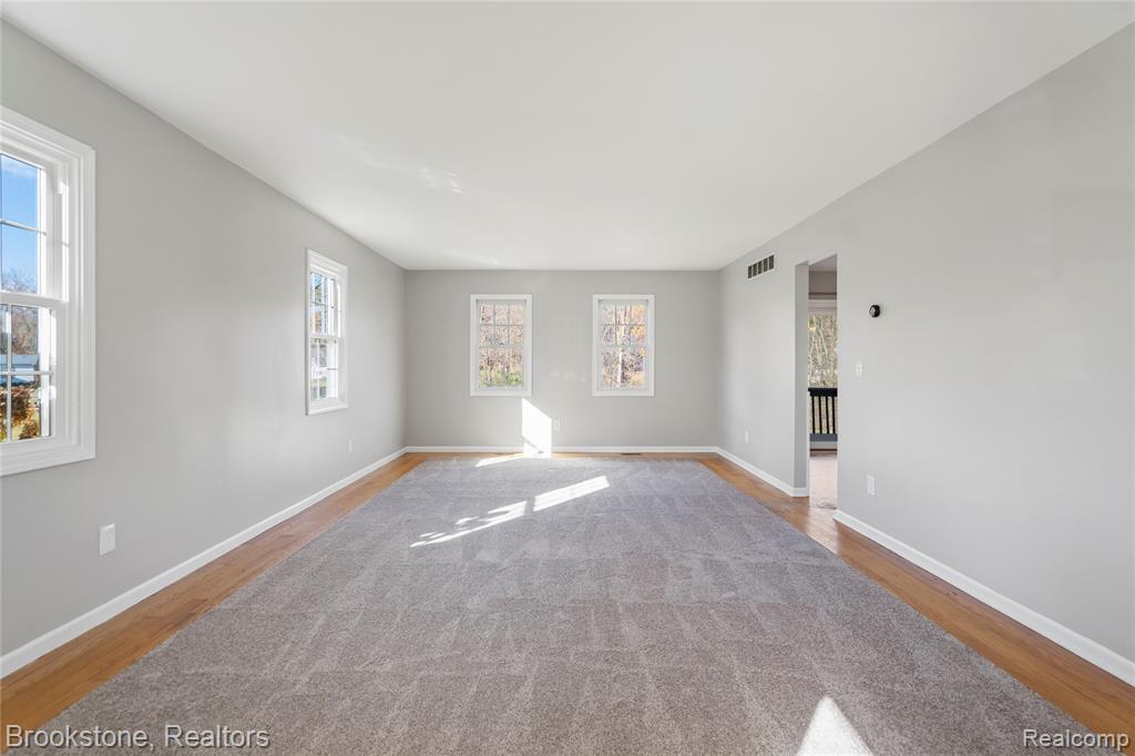 6189 Hall Road Dryden, MI 48428 - Photo 8 of 59