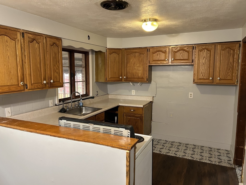 282 Island Pond Road Springfield, MA 01118 - Photo 2 of 8