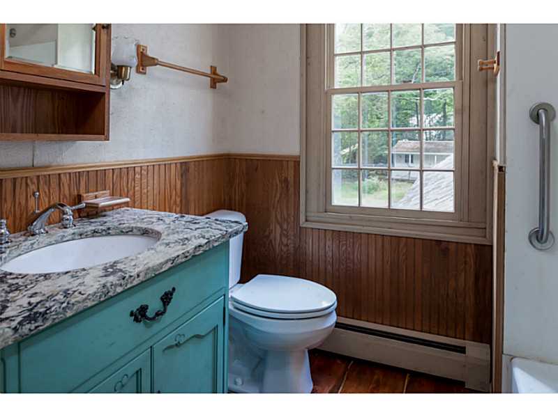 76 Wilbur Road Lincoln, RI 02865 - Photo 25 of 25 Bathroom.