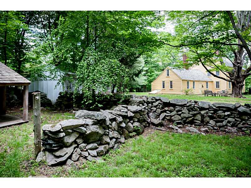 76 Wilbur Road Lincoln, RI 02865 - Photo 5 of 25 Yard/Garden.