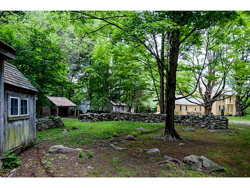 76 Wilbur Road Lincoln, RI 02865 - Photo 6 of 25 Yard/Garden.