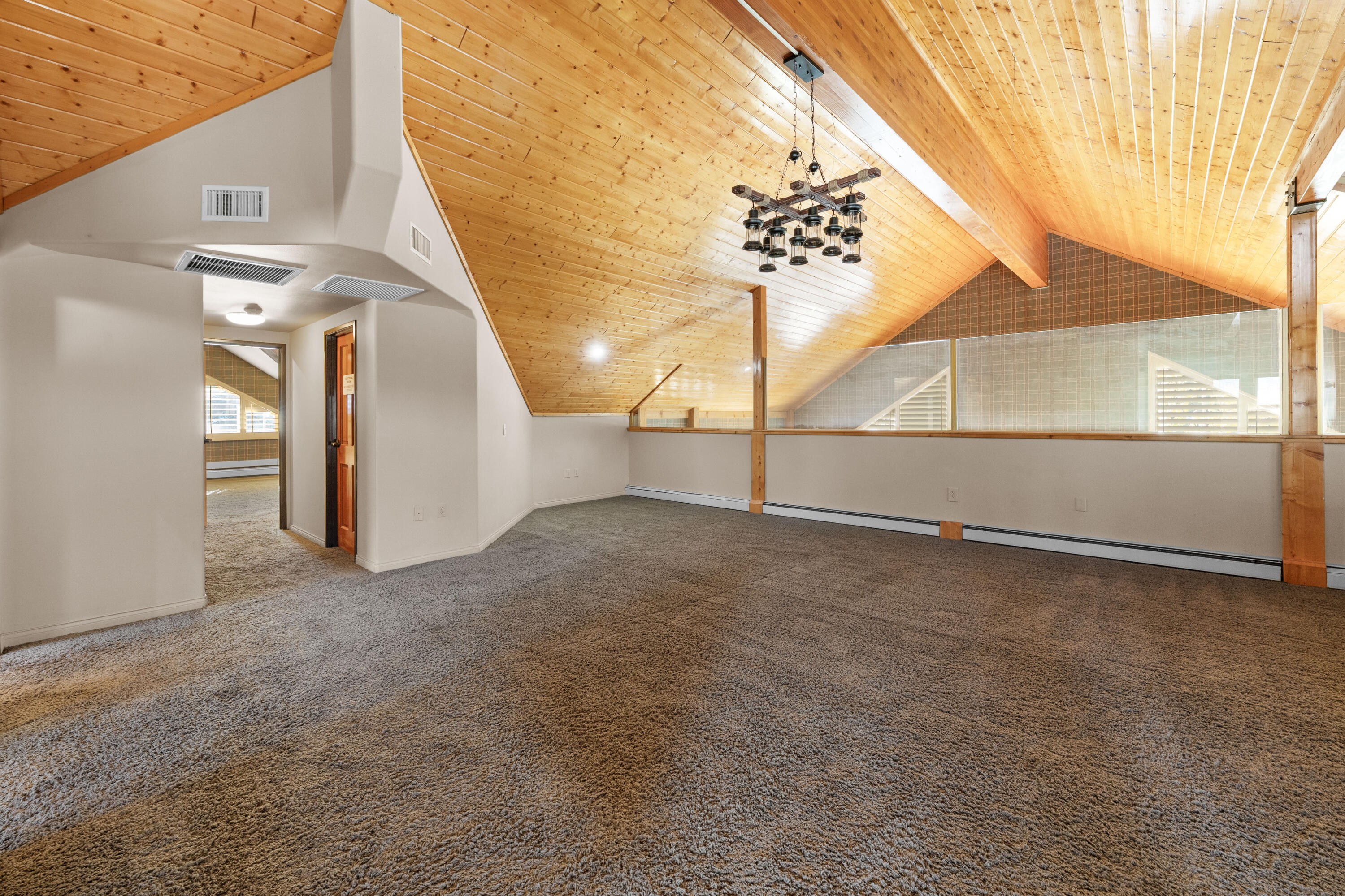 42718 Moonridge Road Big Bear Lake, CA 92315 - Photo 20 of 27 a view of a small space