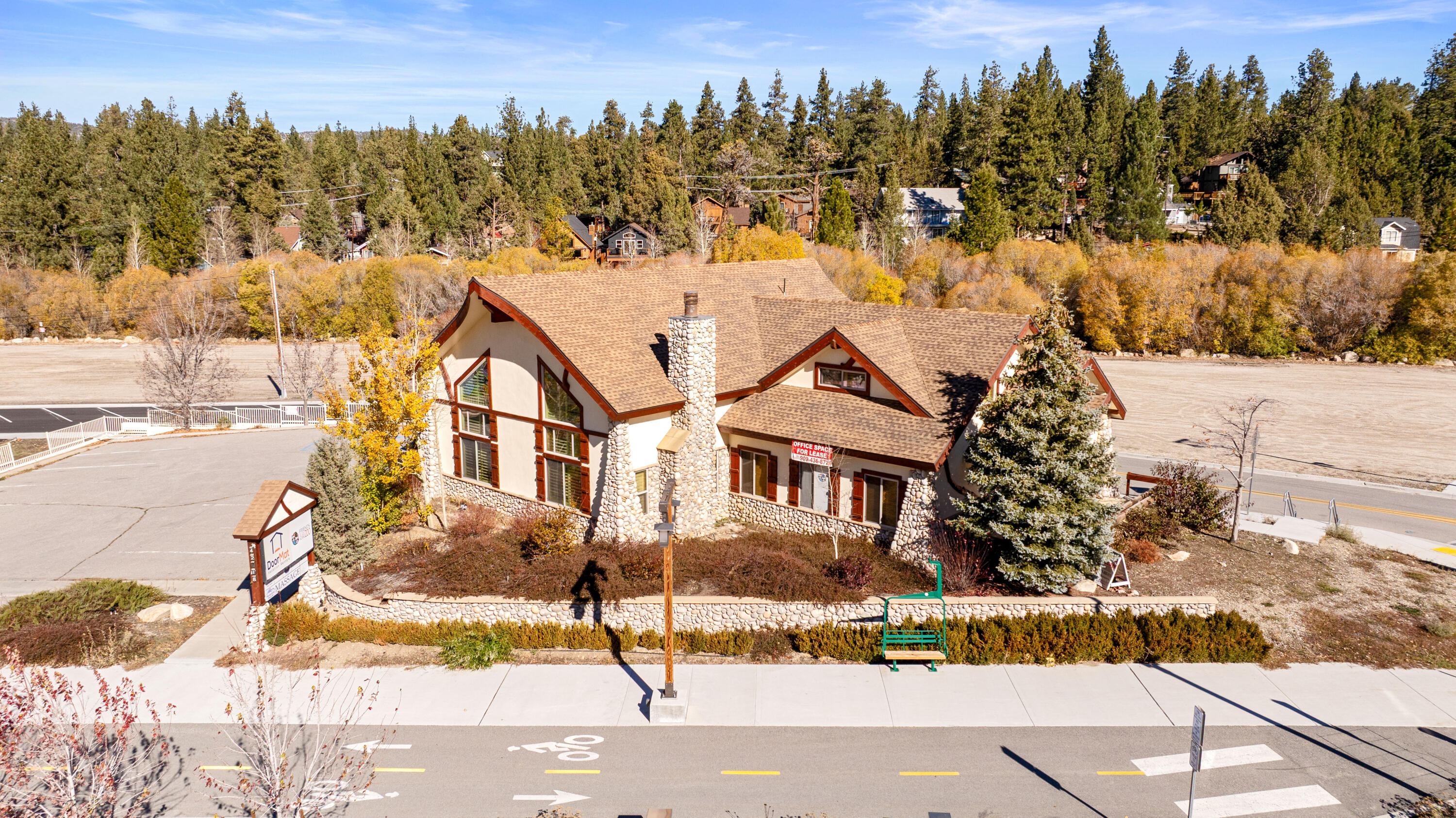 42718 Moonridge Road Big Bear Lake, CA 92315 - Photo 3 of 27 not sure