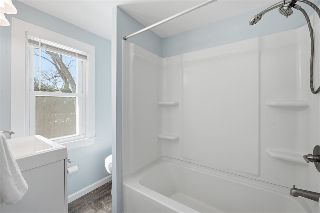42 Carroll Street Springfield, MA 01108 - Photo 16 of 31 Gallery Image 16