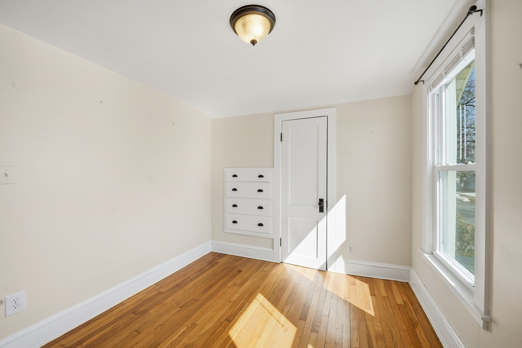 42 Carroll Street Springfield, MA 01108 - Photo 17 of 34