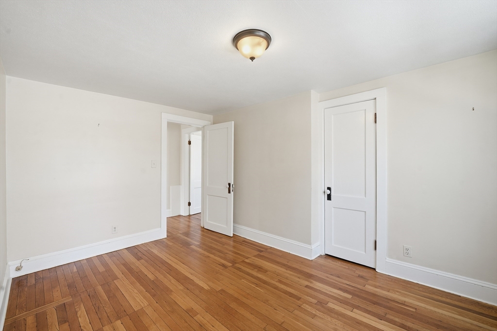 42 Carroll Street Springfield, MA 01108 - Photo 21 of 34