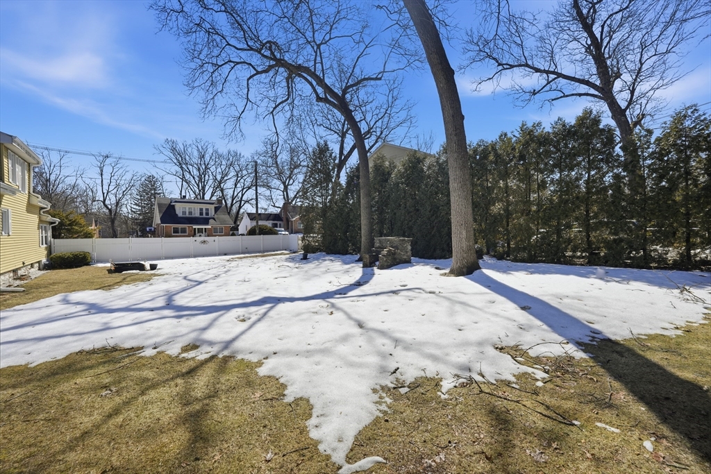 42 Carroll Street Springfield, MA 01108 - Photo 27 of 34