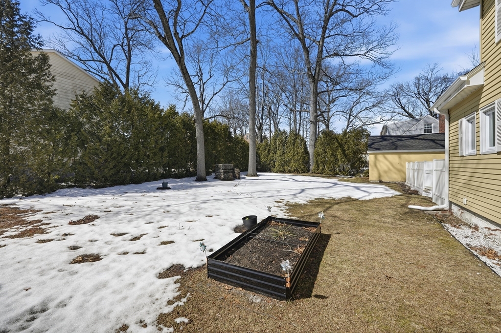 42 Carroll Street Springfield, MA 01108 - Photo 29 of 34