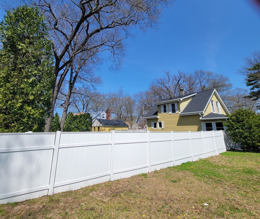 42 Carroll Street Springfield, MA 01108 - Photo 30 of 31 Gallery Image 30