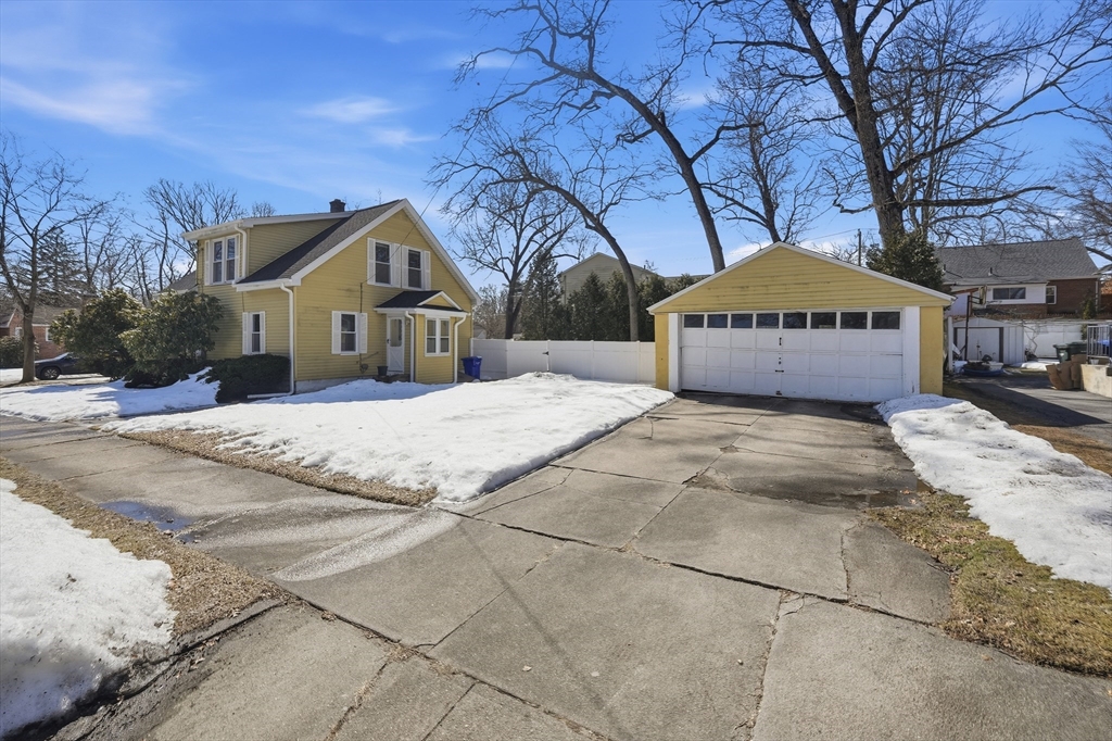 42 Carroll Street Springfield, MA 01108 - Photo 33 of 34