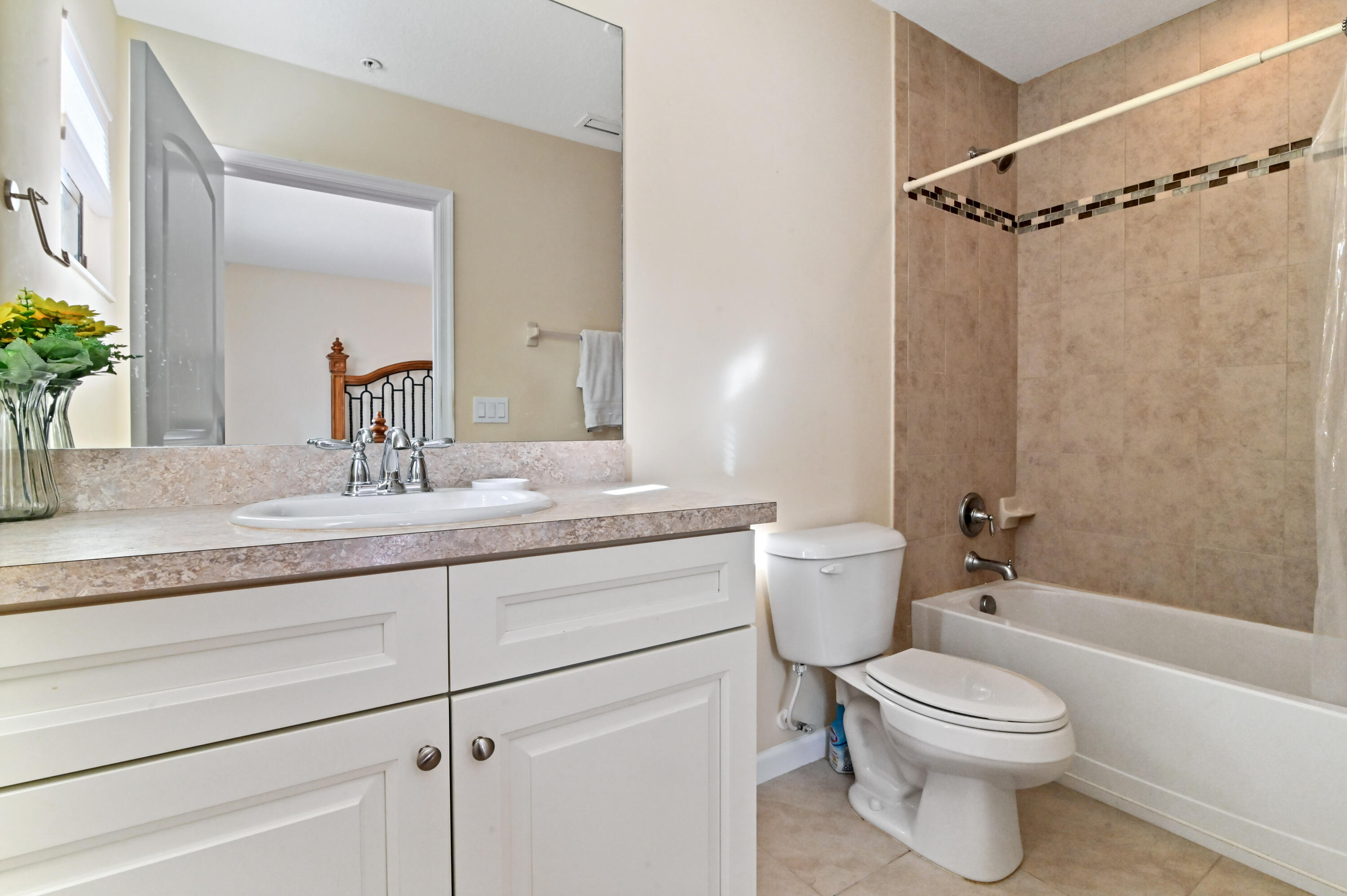 4460 Leo Lane Riviera Beach, FL 33410 - Photo 19 of 21 19 Bathroom 01
