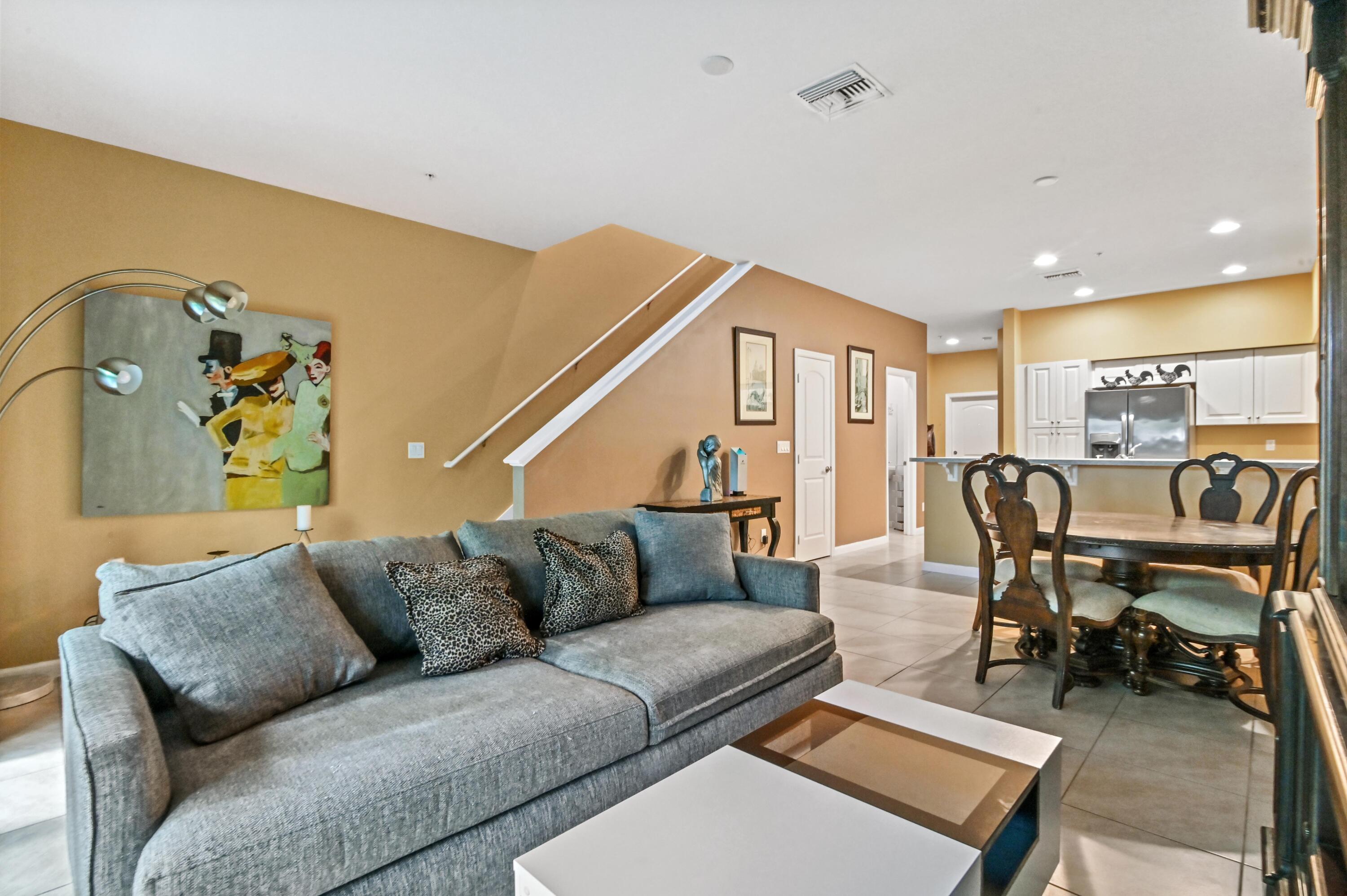 4460 Leo Lane Riviera Beach, FL 33410 - Photo 4 of 21 04 Living room 01