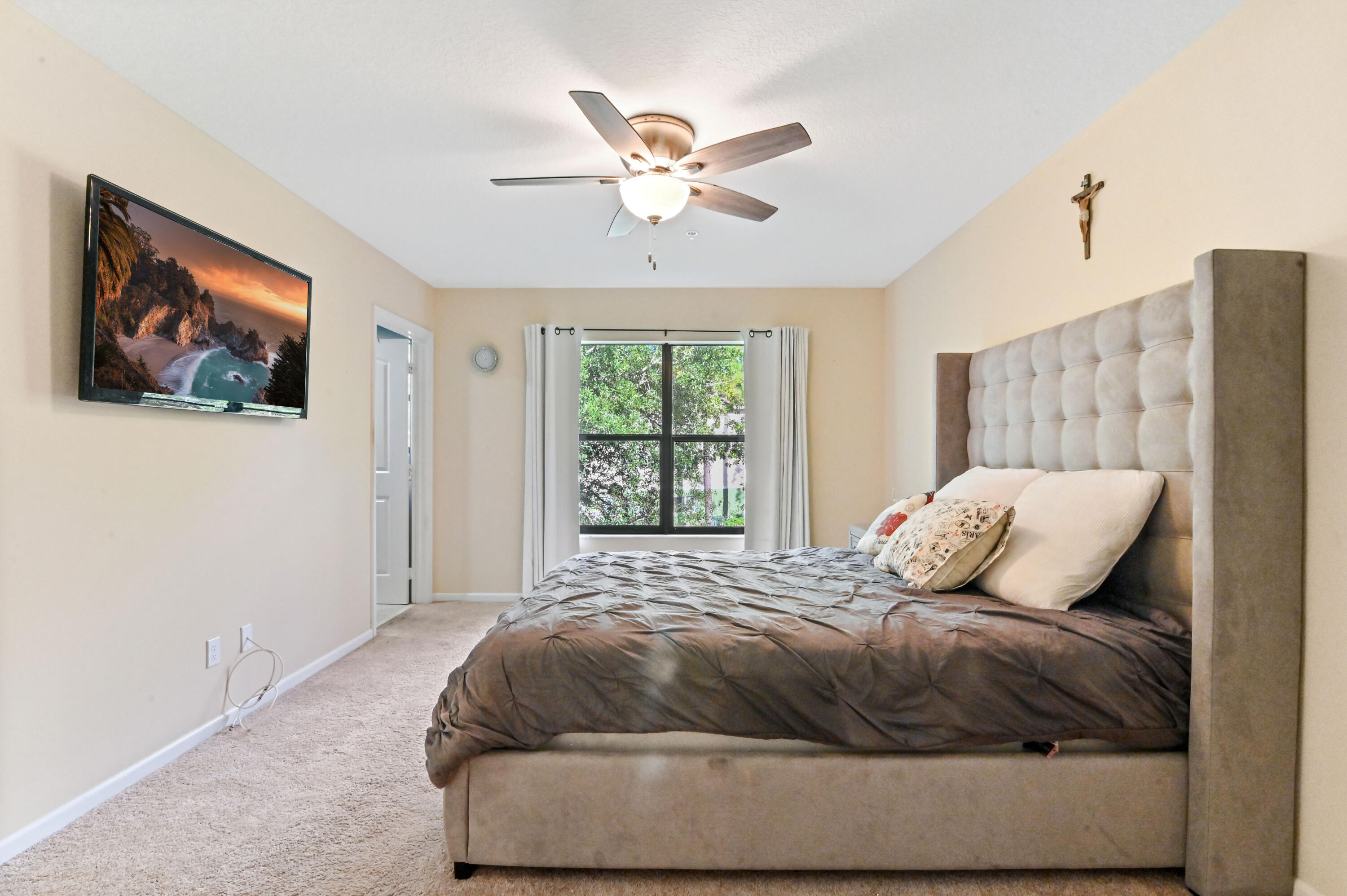 4460 Leo Lane Riviera Beach, FL 33410 - Photo 9 of 21 12 Bedroom 01