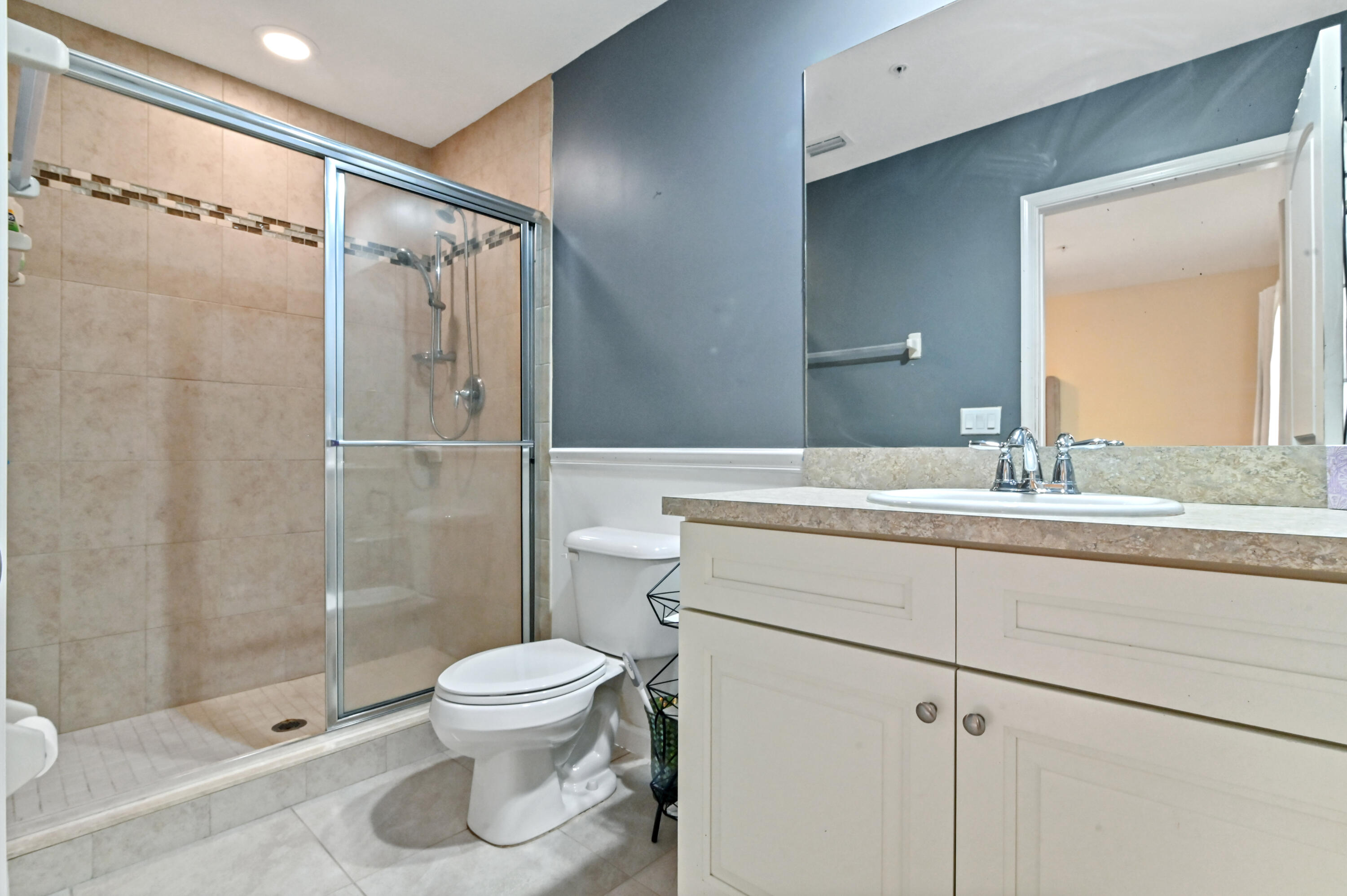 4460 Leo Lane Riviera Beach, FL 33410 - Photo 10 of 21 15 Bathroom 01