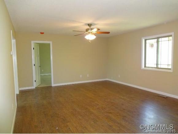 15 Rollins Pl Road Brevard, NC 28712 - Photo 4 of 18 Gallery Image 4