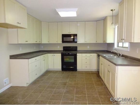 15 Rollins Pl Road Brevard, NC 28712 - Photo 5 of 18 Gallery Image 5