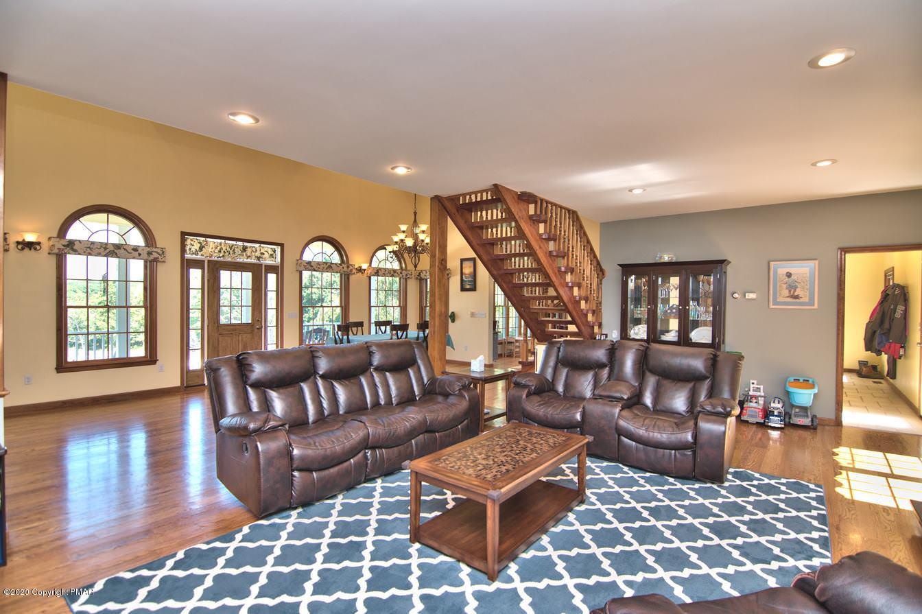 172 Maines Road Hawley, PA 18428 - Photo 17 of 122 Living Room