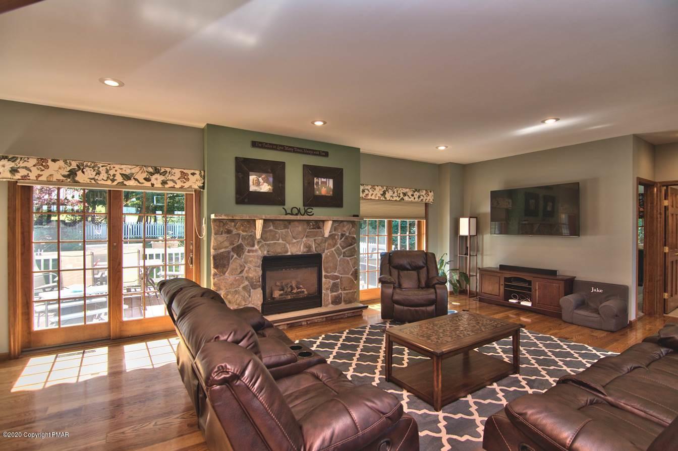 172 Maines Road Hawley, PA 18428 - Photo 20 of 122 Living Room