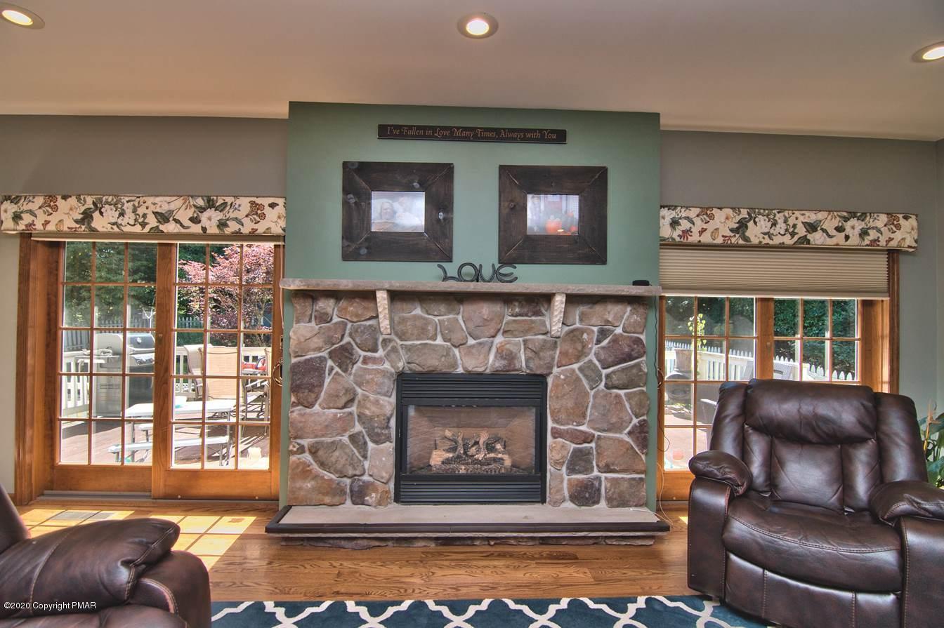 172 Maines Road Hawley, PA 18428 - Photo 21 of 122 Living Room