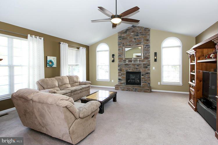 9092 Roaring Spring Loop Bristow, VA 20136 - Photo 2 of 25 Family Room 1