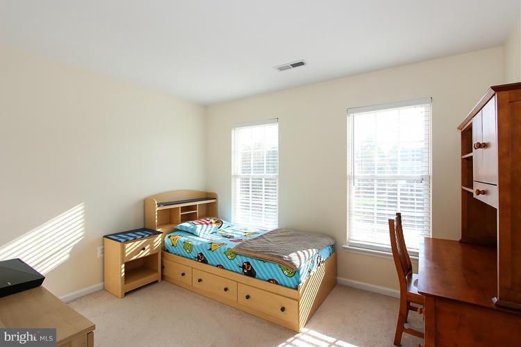 9092 Roaring Spring Loop Bristow, VA 20136 - Photo 16 of 25 Bedroom 2
