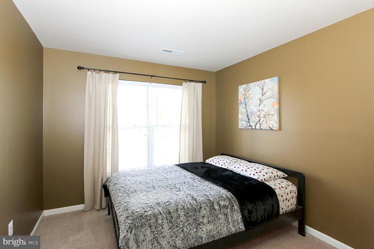 9092 Roaring Spring Loop Bristow, VA 20136 - Photo 17 of 25 Bedroom 3