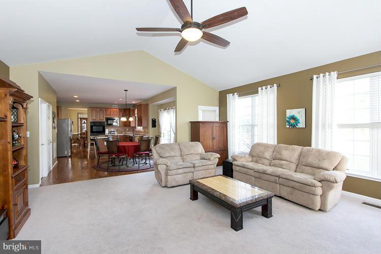 9092 Roaring Spring Loop Bristow, VA 20136 - Photo 3 of 25 Family Room 2