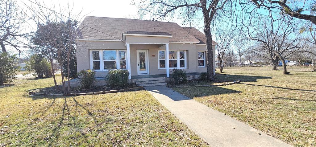 616 East 9th Street Coleman, TX 76834 - Photo 1 of 19