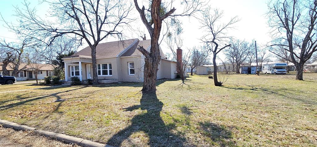 616 East 9th Street Coleman, TX 76834 - Photo 2 of 19