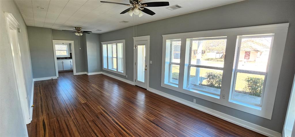 616 East 9th Street Coleman, TX 76834 - Photo 3 of 19