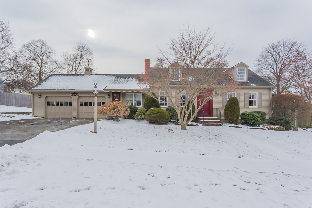 9 Sheffield Road Danvers, MA 01923 - Photo 4 of 30 Gallery Image 4
