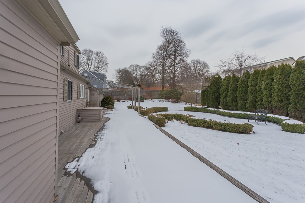 9 Sheffield Road Danvers, MA 01923 - Photo 6 of 30 Gallery Image 6
