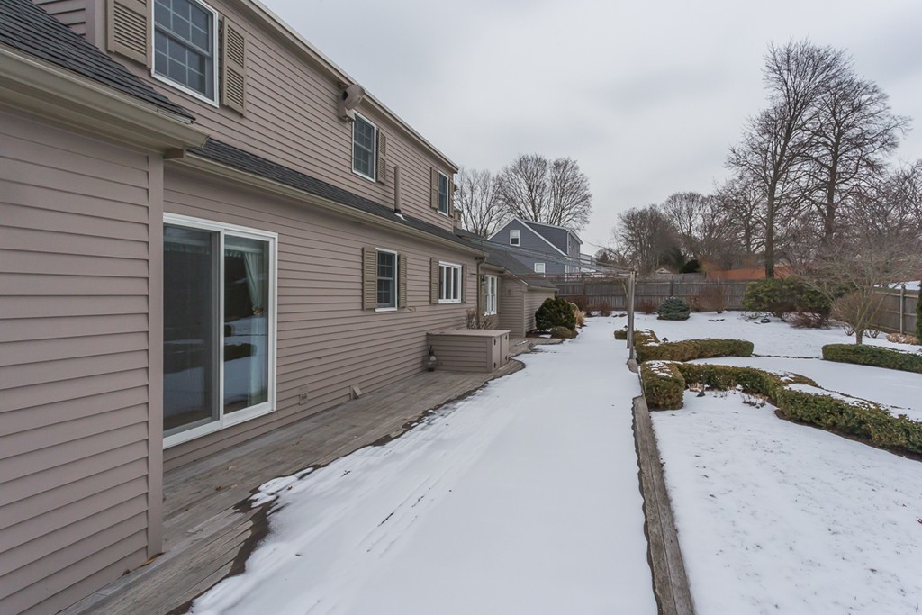 9 Sheffield Road Danvers, MA 01923 - Photo 7 of 30 Gallery Image 7