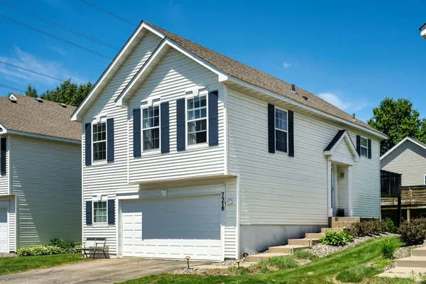 $339,900 | 7378 Windsor Drive North, Shakopee, MN 55379