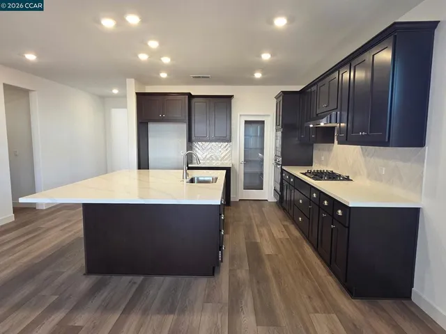 $879,342 | 3571-3571 Bullard Lane, Lathrop, CA 95330