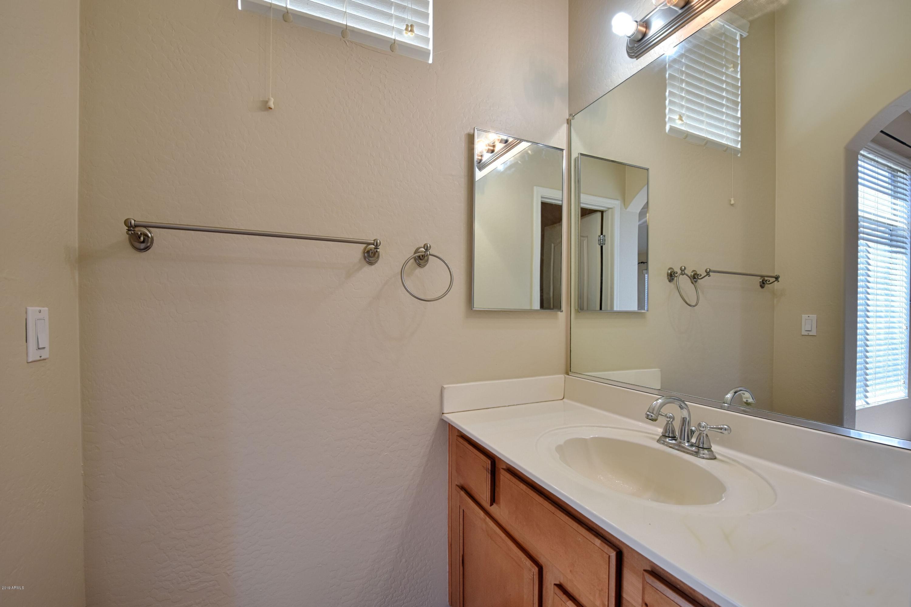 2150 East Bell Road, Unit 1126 Phoenix, AZ 85022 - Photo 19 of 32 Master Bath
