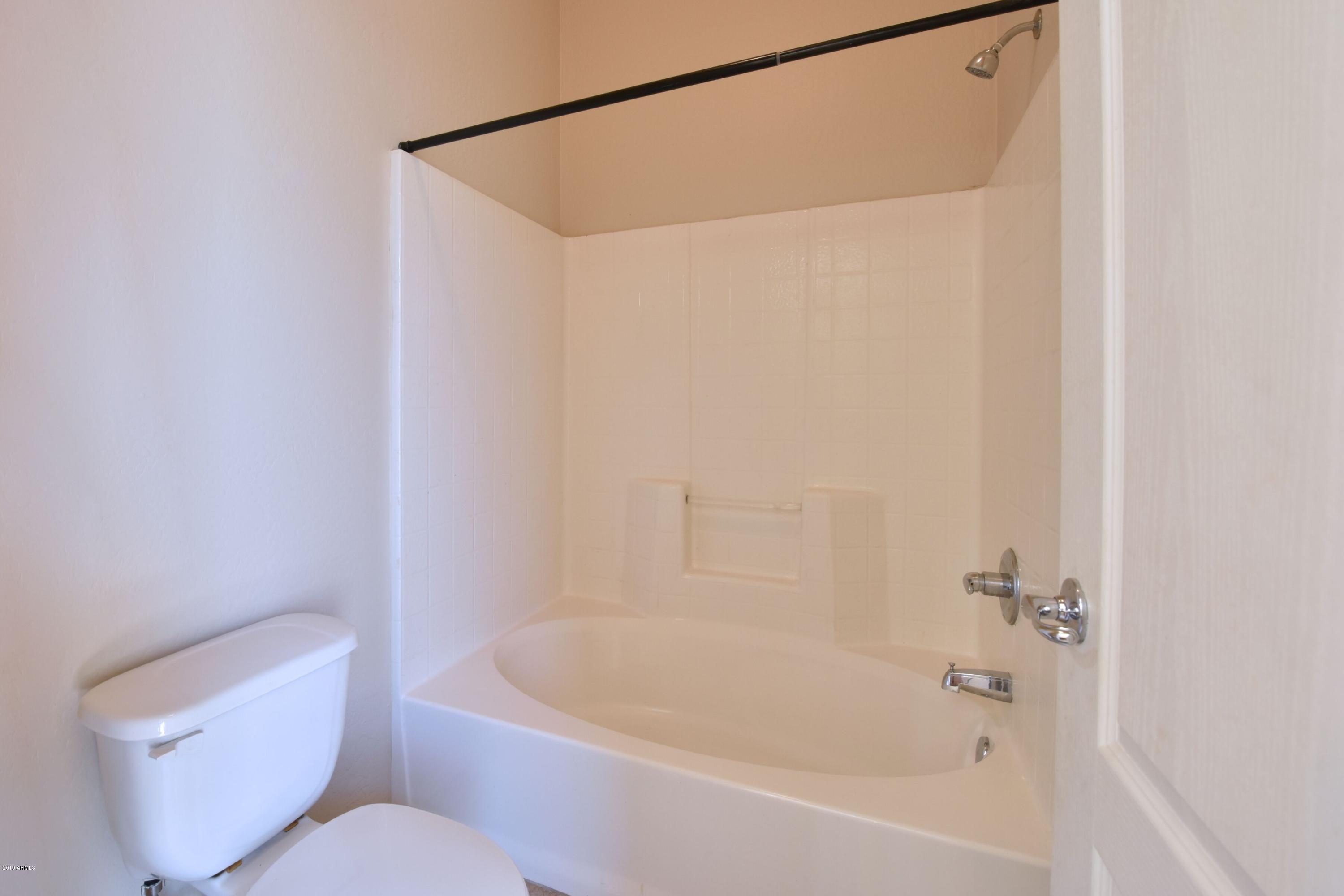 2150 East Bell Road, Unit 1126 Phoenix, AZ 85022 - Photo 20 of 32 Master Bath