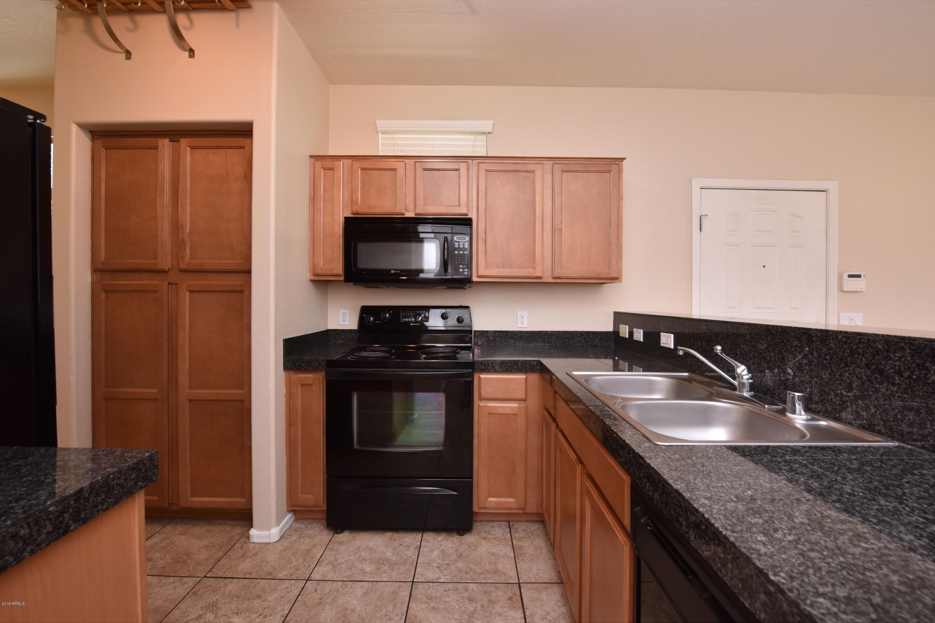 2150 East Bell Road, Unit 1126 Phoenix, AZ 85022 - Photo 2 of 32 Kitchen