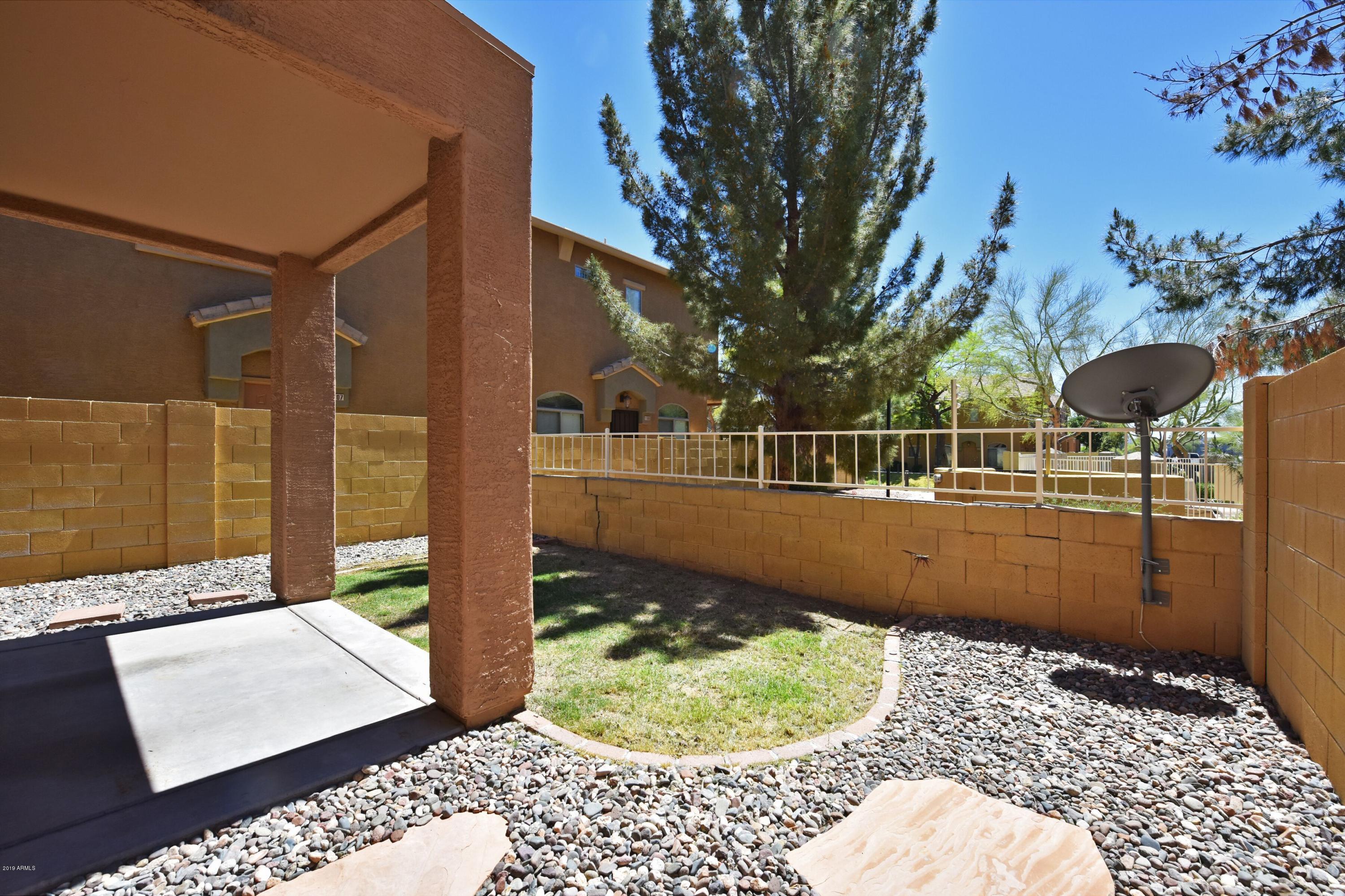 2150 East Bell Road, Unit 1126 Phoenix, AZ 85022 - Photo 28 of 32 Back yard